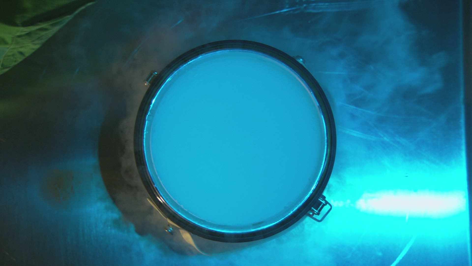 251819719 / Experiment / Dry Ice / Laboratory / Germany