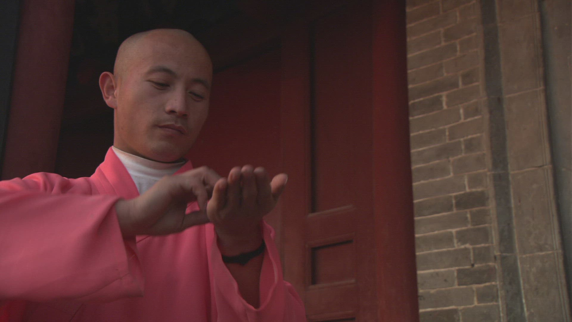793268081 / Needle Throwing / Shaolin Monk / China