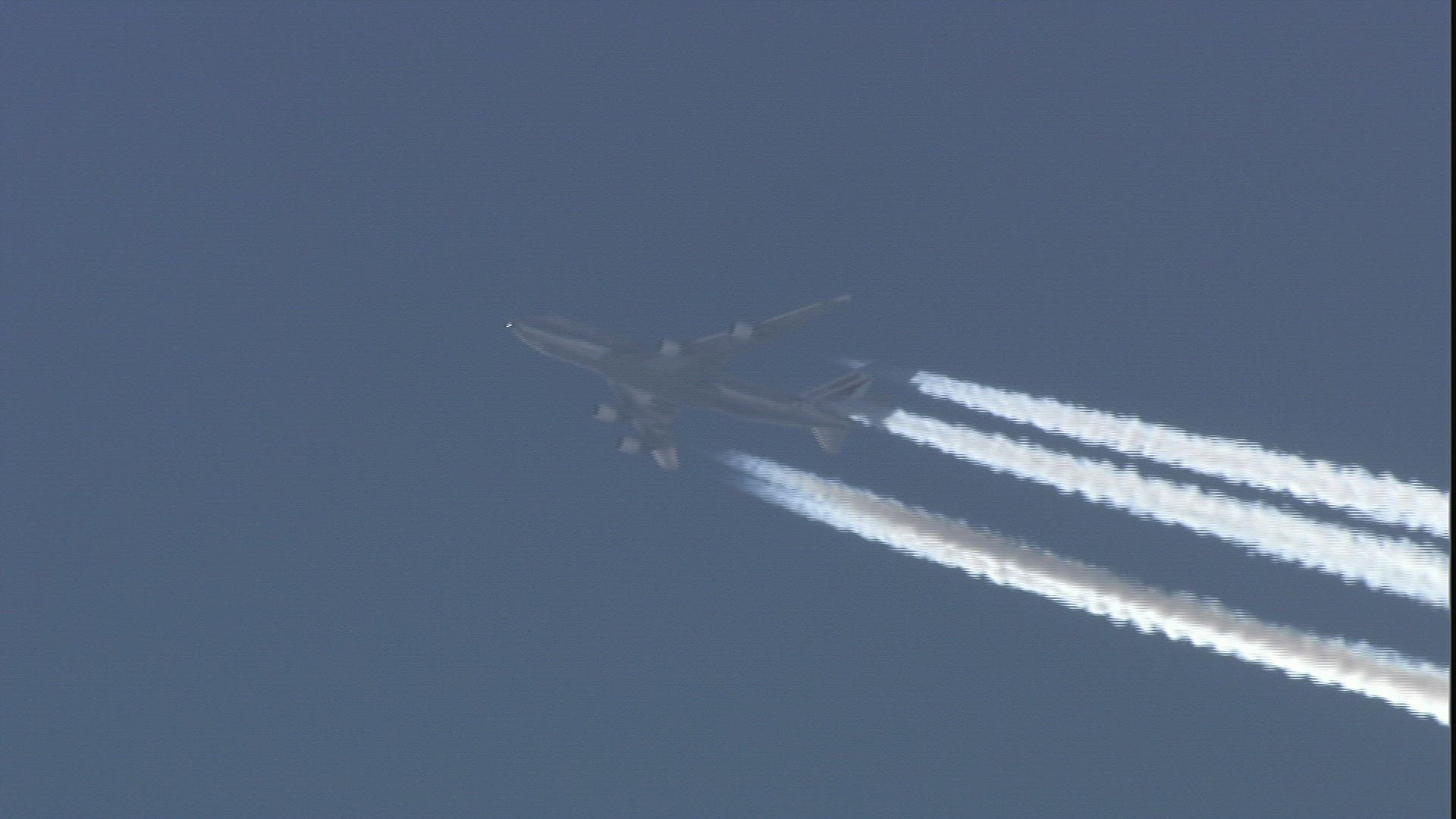472107366 / Aeroplane / Sky