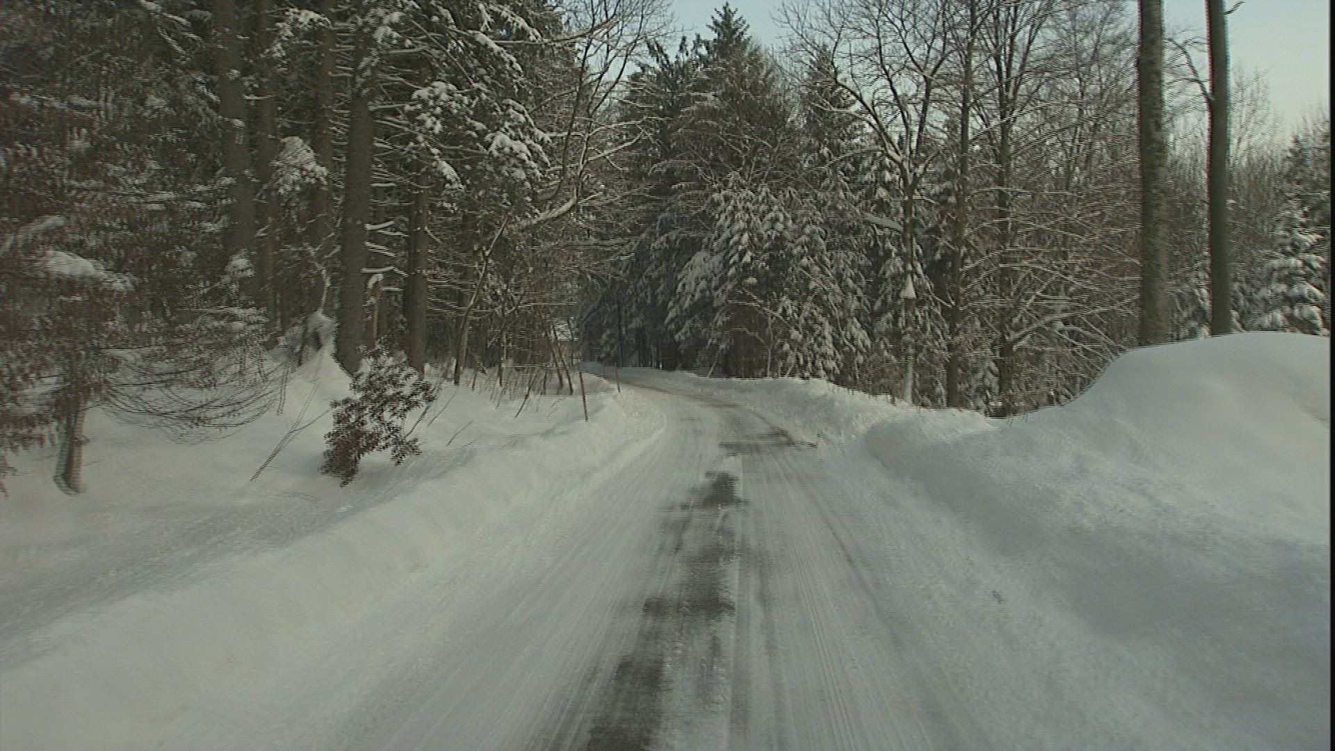 856895945 / Travelling Shot / Winter / Street / Austria