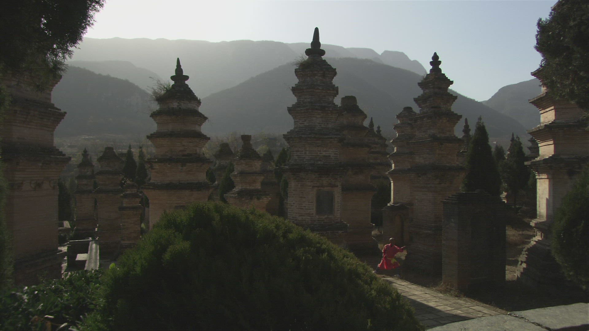 360980882 / Kung-Fu / Shaolin Monk / China