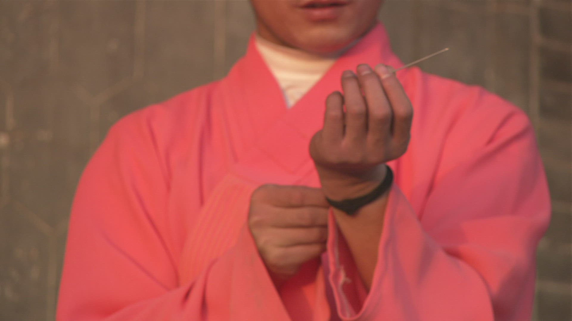 633034233 / Needle Throwing / Shaolin Monk / China