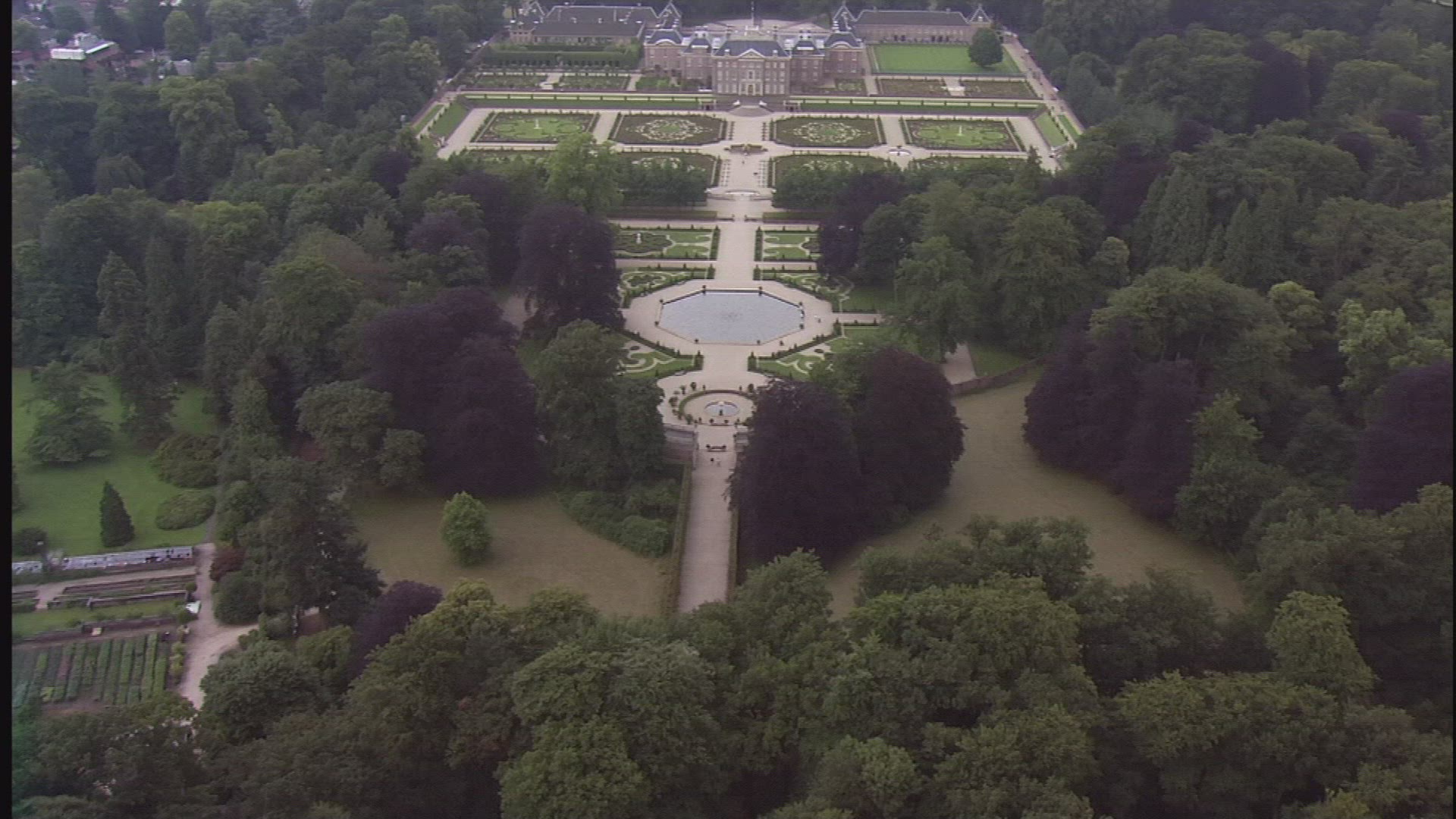 930977611 / Castle / Palace Garden / Apeldoorn / Netherlands