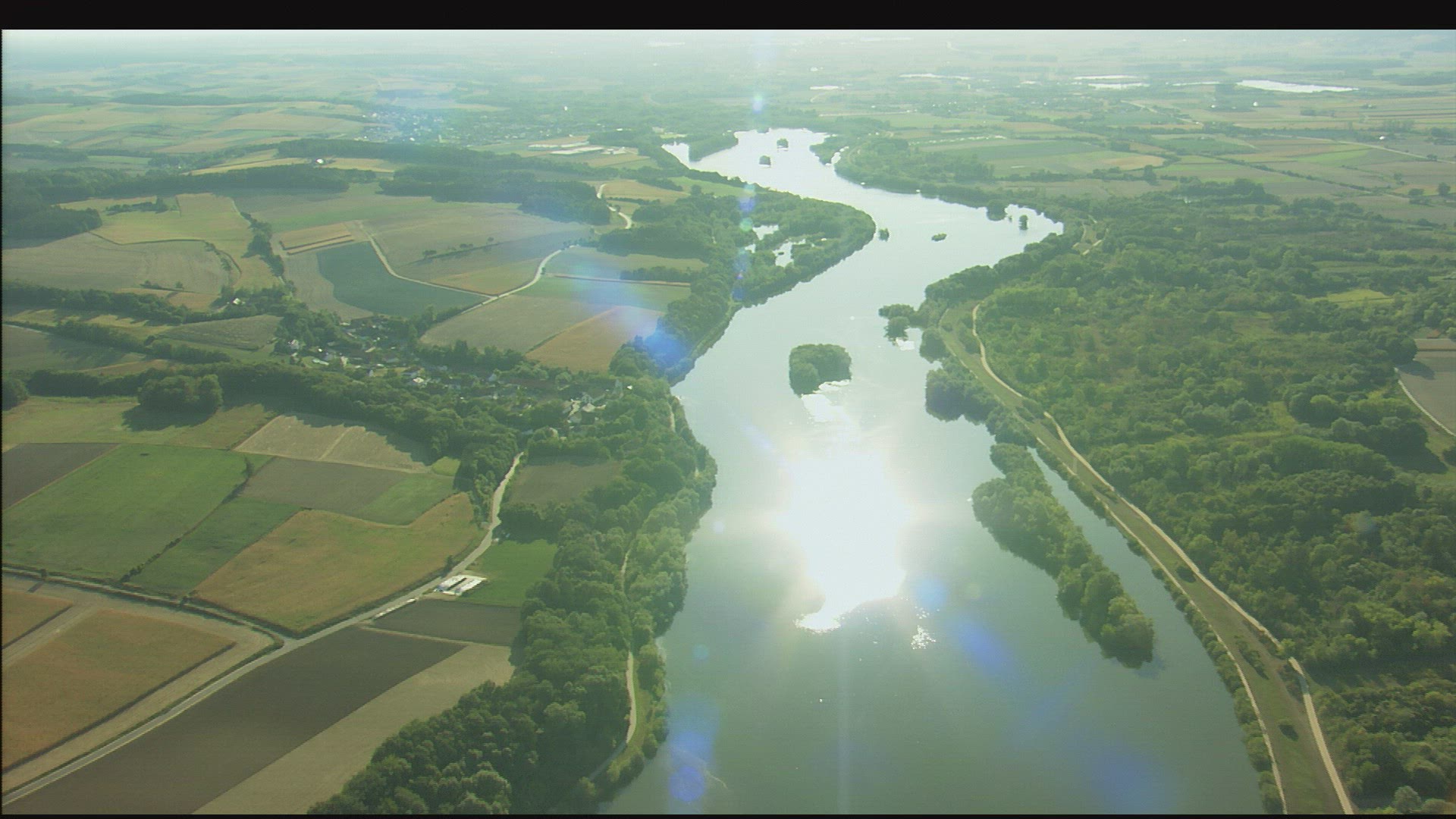164777557 / Isar / Lower Bavaria / Germany