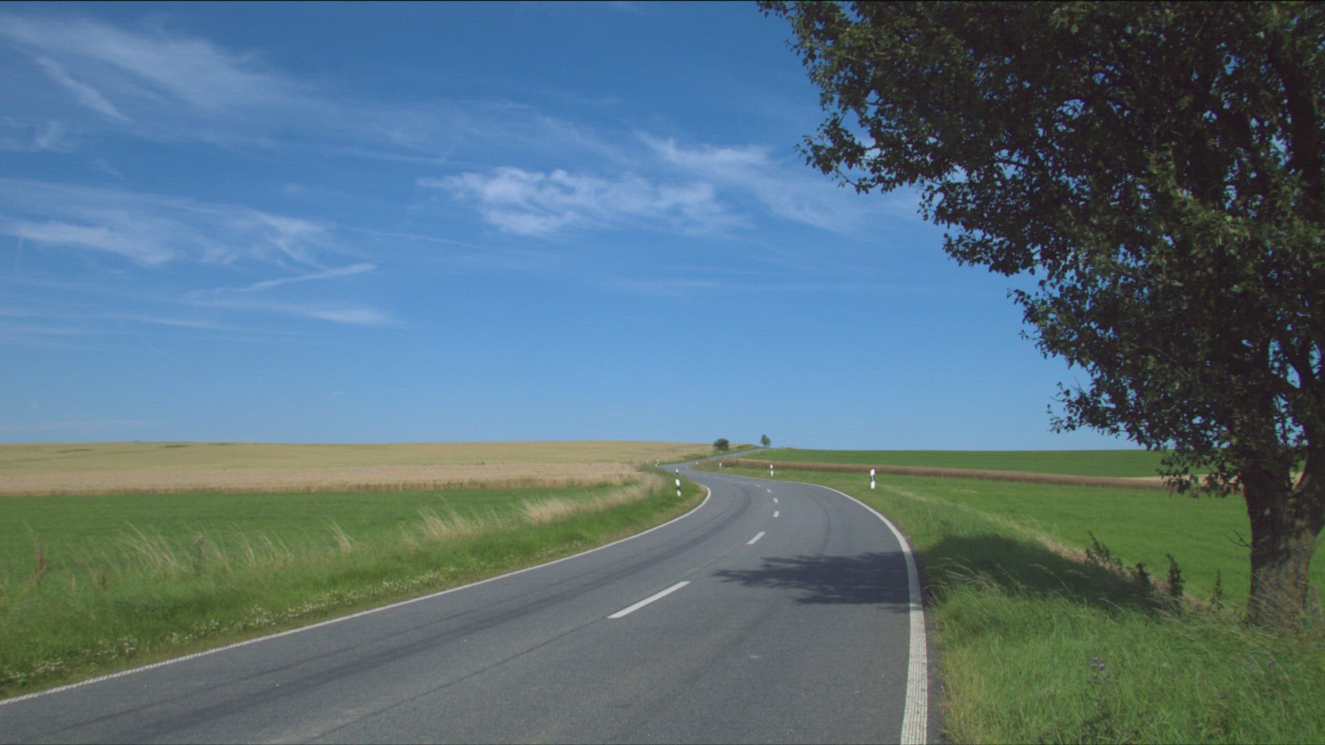 505366538 / Country Road / Germany
