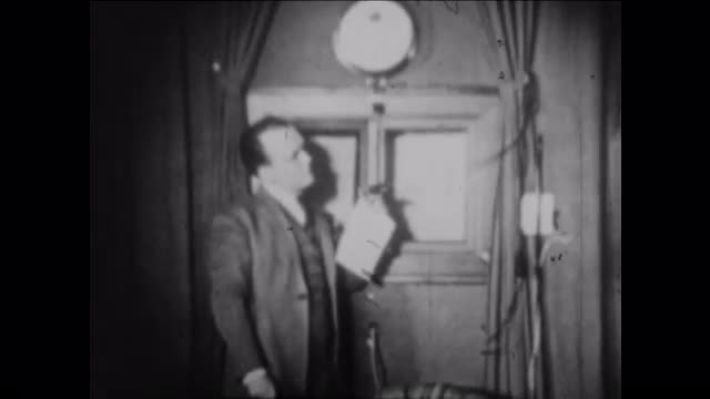 489591468 / Radio / Vox-Haus / Berlin / Germany / 1923