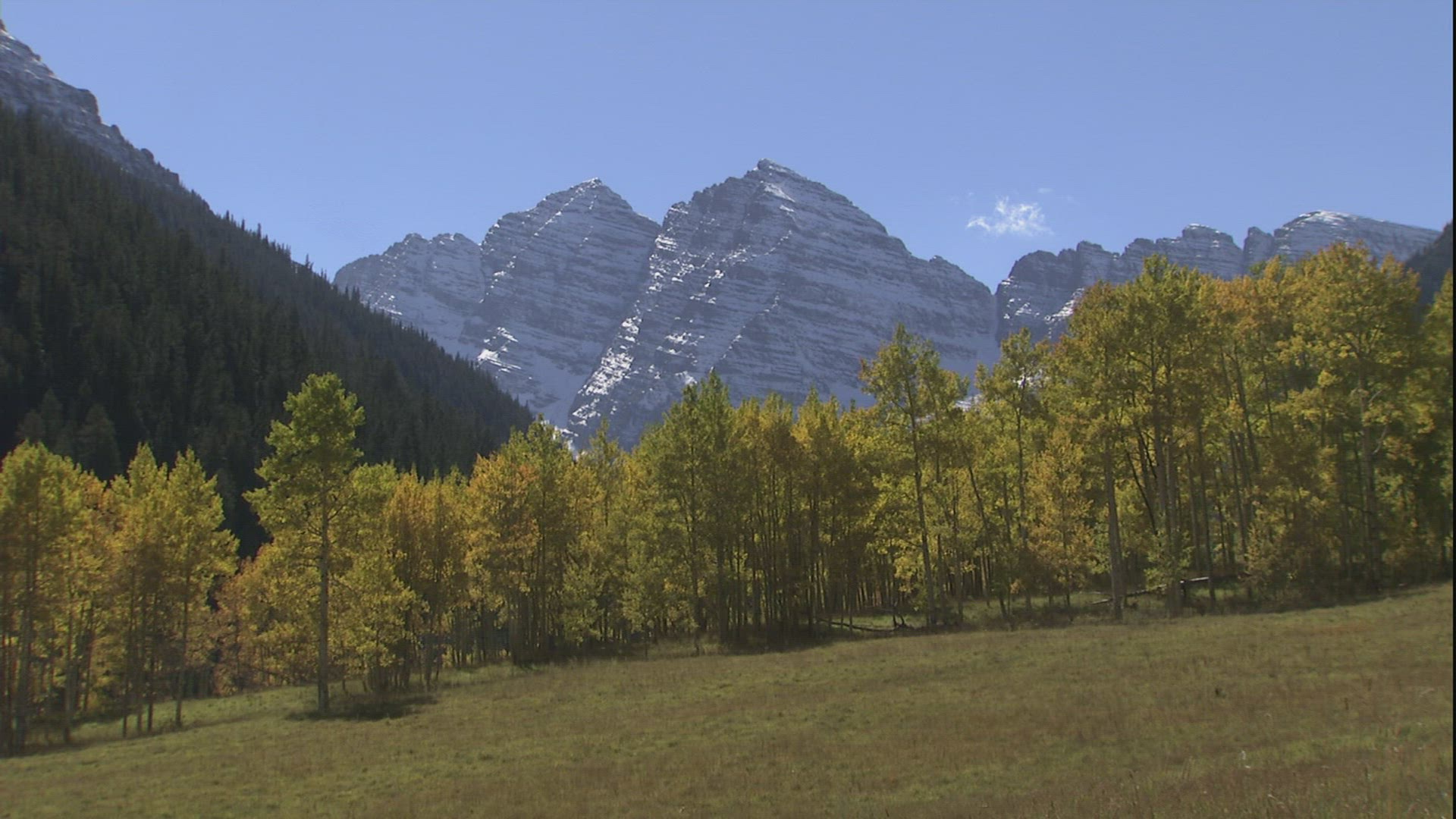 296303096 / Blue Sky / Mountain / Colorado