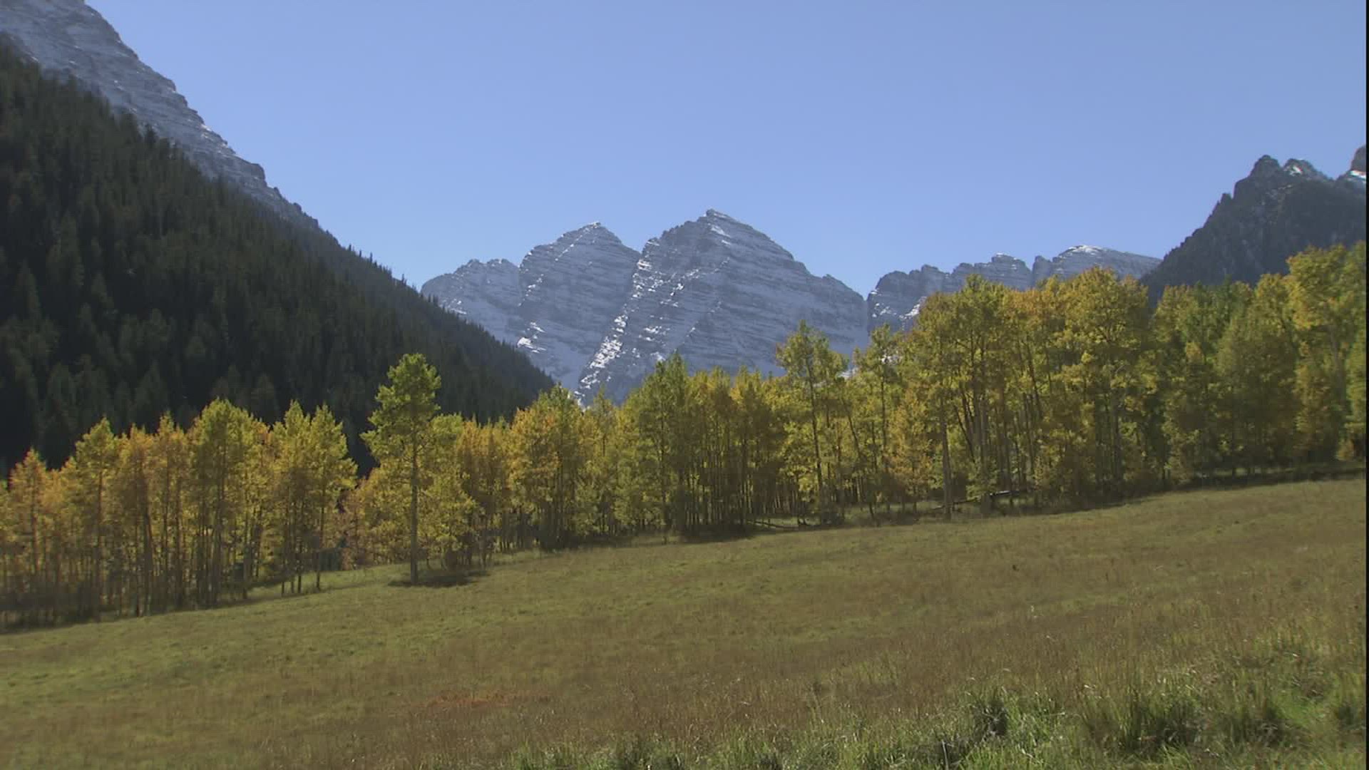 263784414 / Blue Sky / Mountain / Colorado