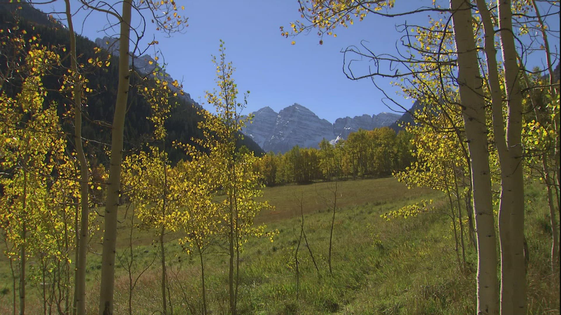 754452623 / Blue Sky / Mountain / Colorado