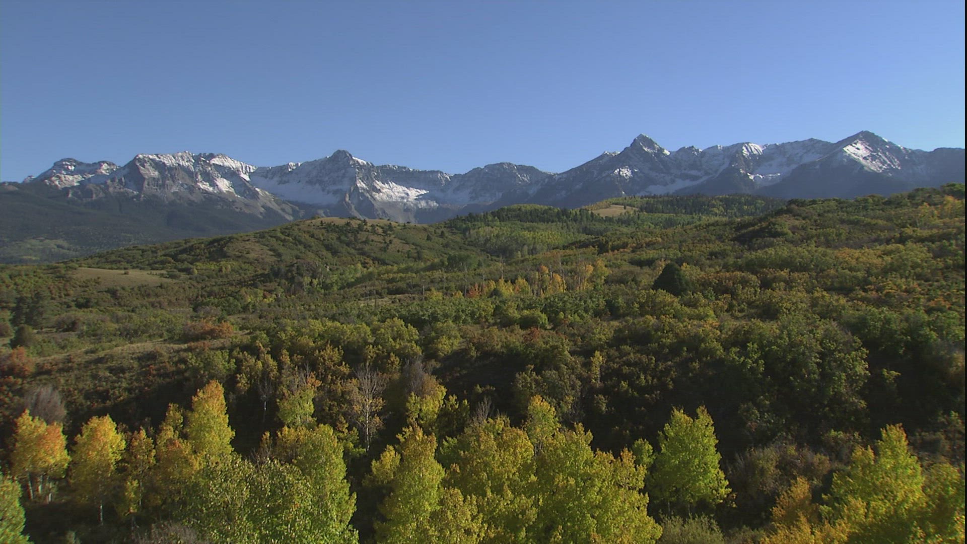 946860724 / Blue Sky / Mountain / Colorado