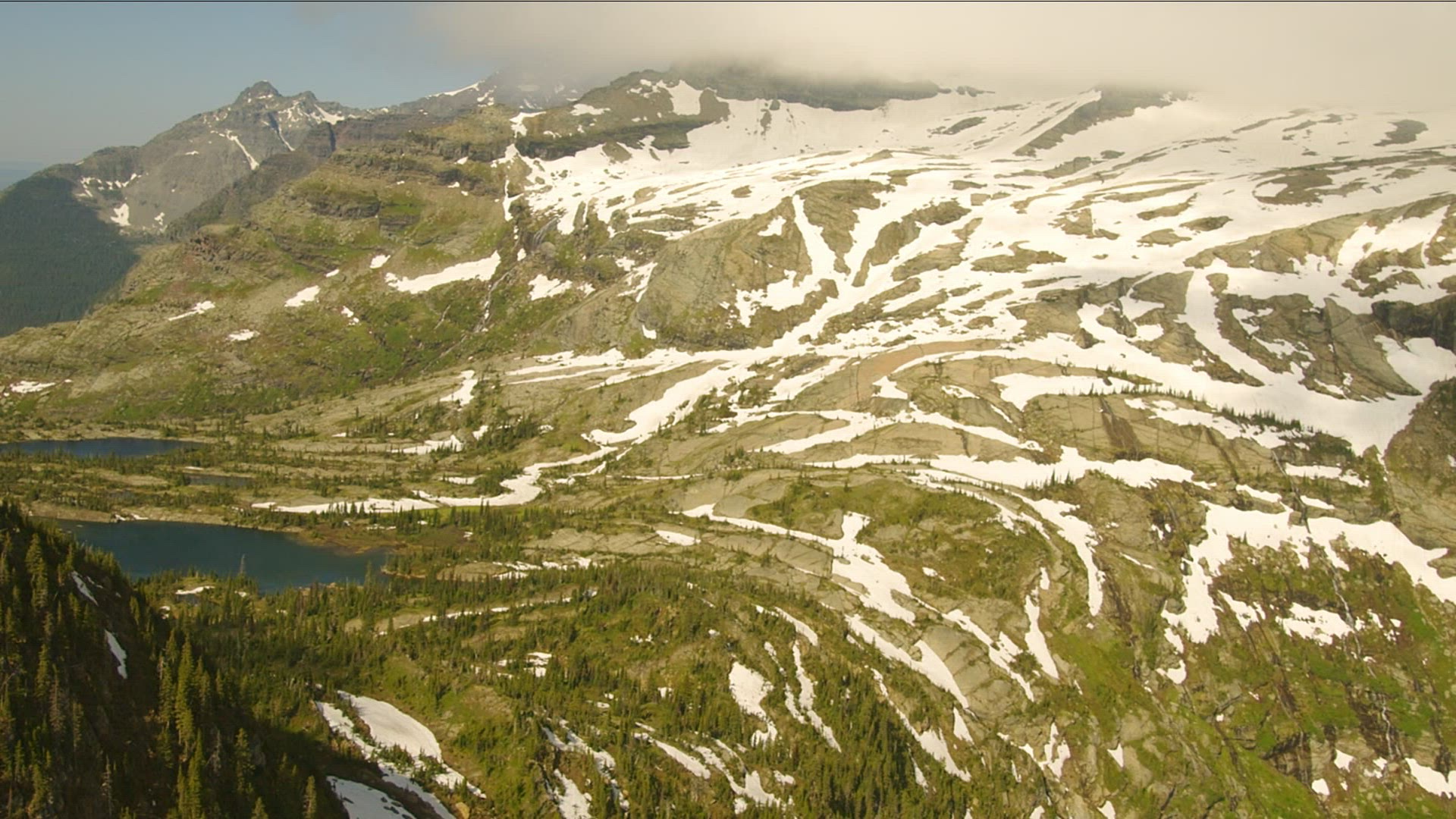 906467175 / Scenic / Mountain Lake / Beauty in Nature