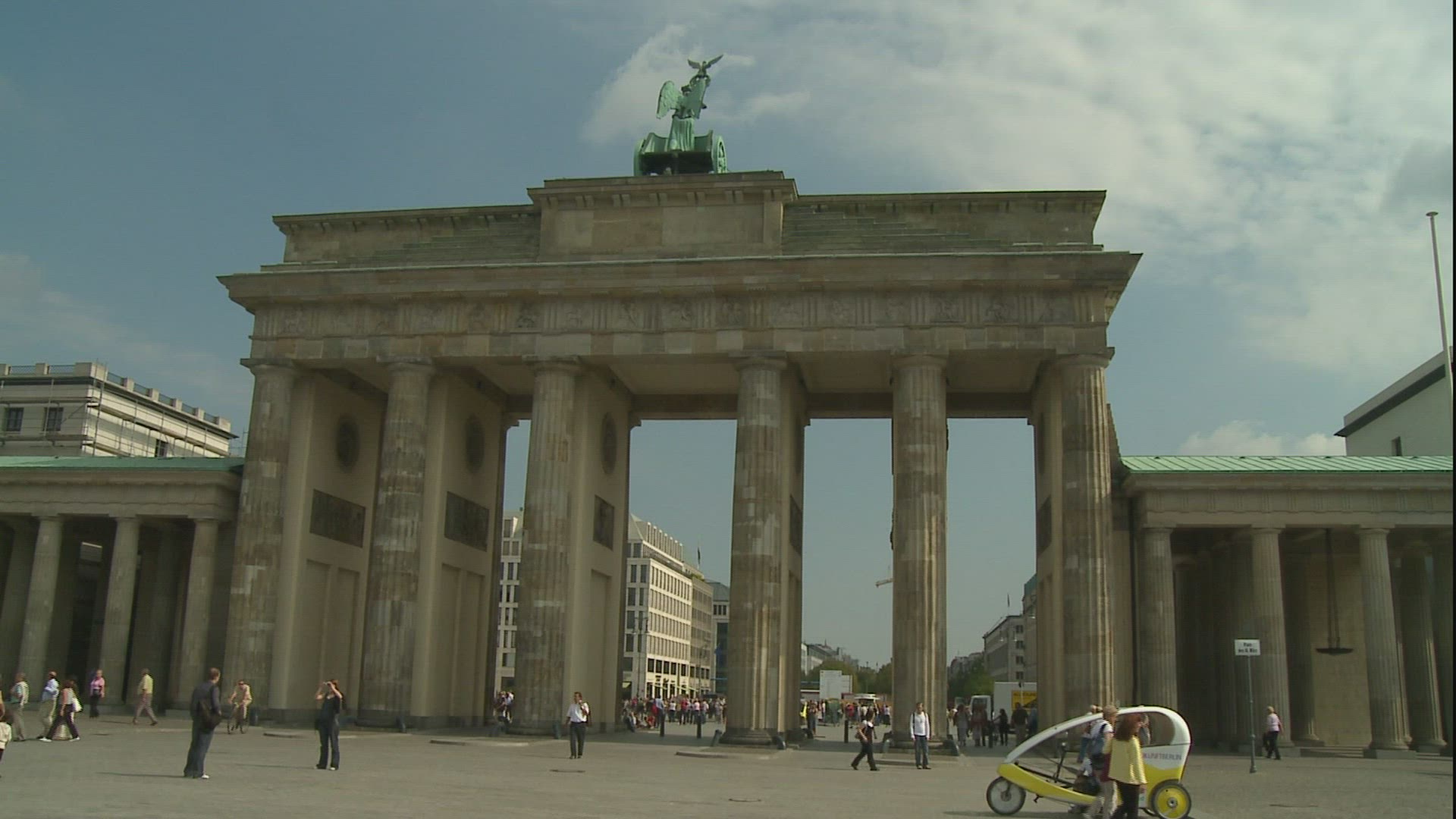 906732833 / Brandenburg Gate / Berlin / Germany