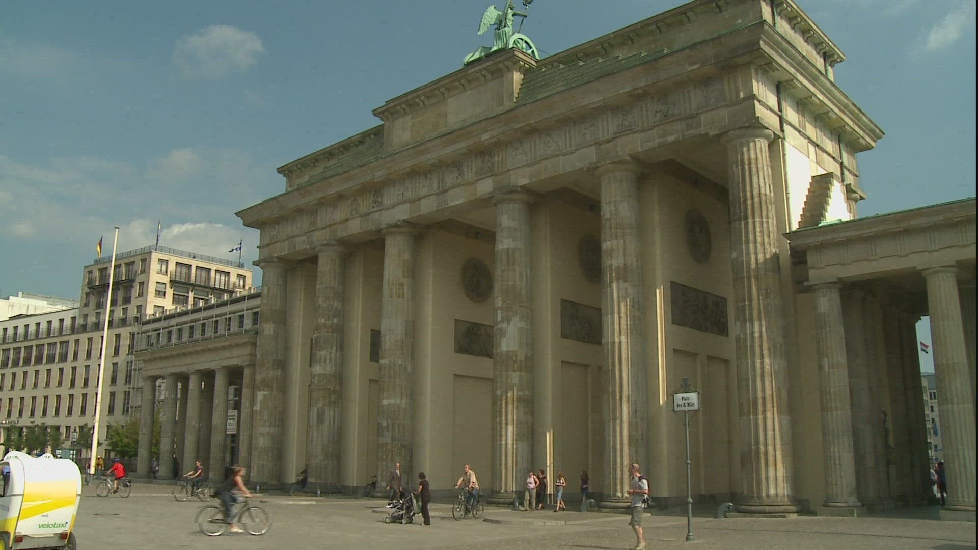 936350179 / Brandenburg Gate / Berlin / Germany