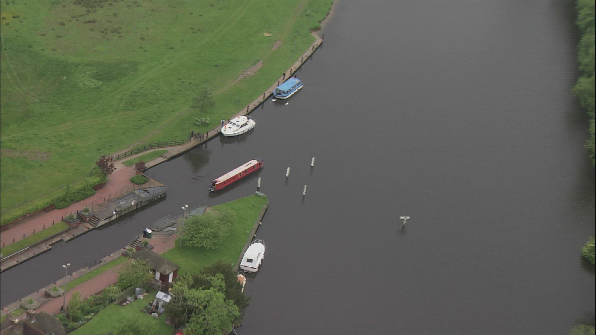 463418662 / Body of Water / England / Aerial