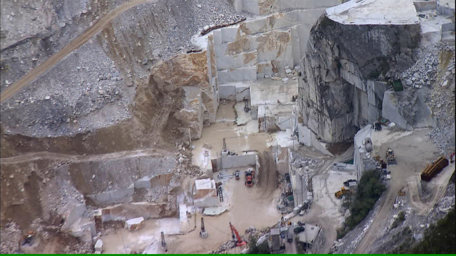 681557957 / Marble Quarry / Mountains / Carrara / Italy