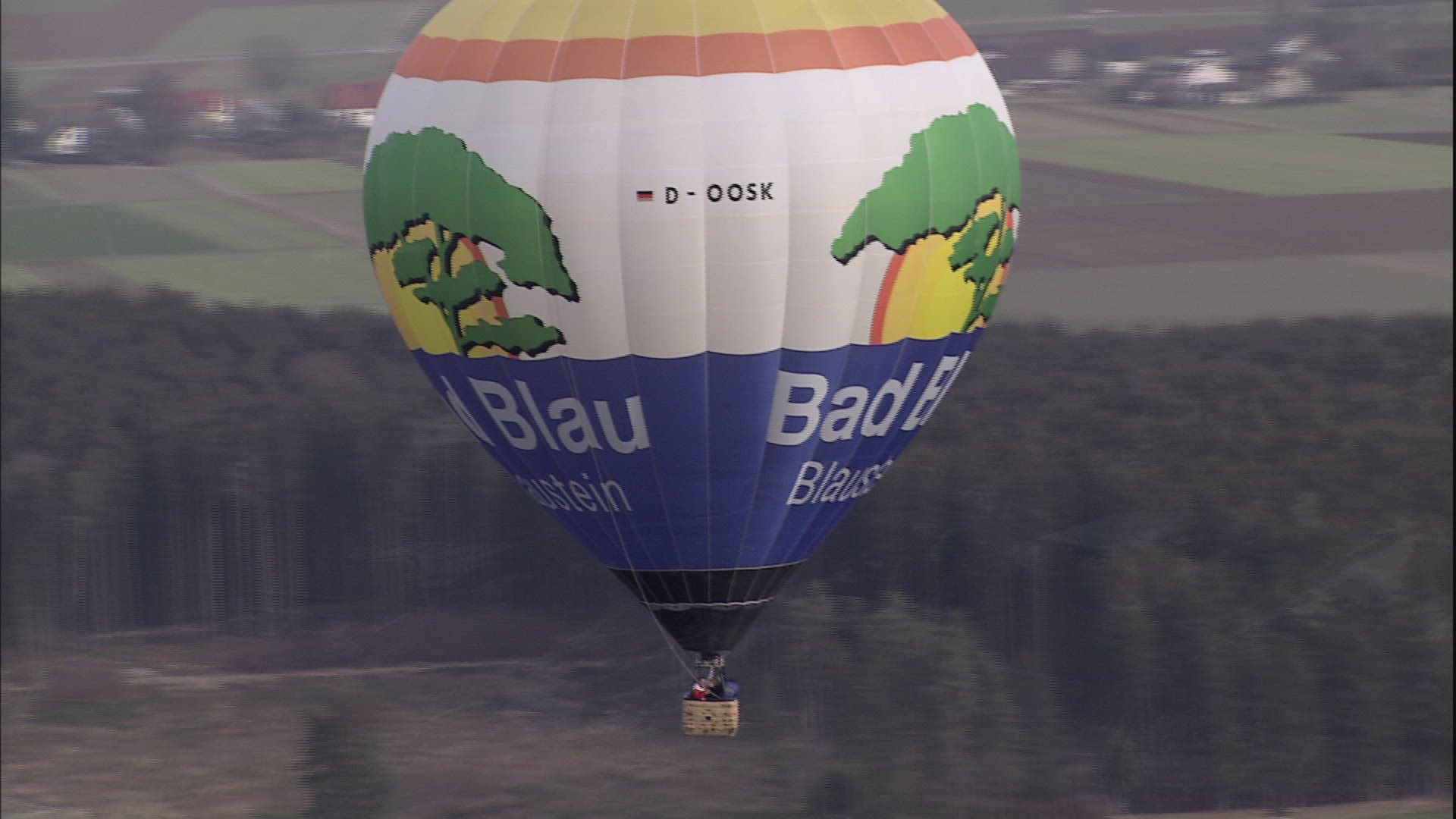 675460740 / Hot Air Balloon / Germany / Aerial