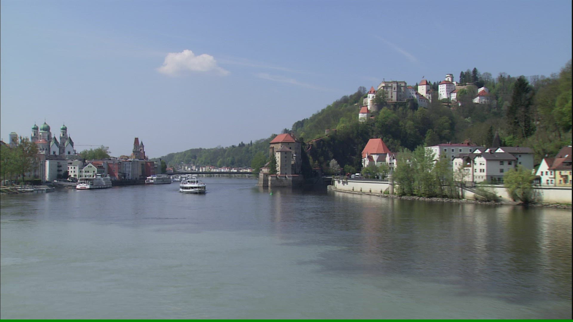 972750802 / City View / River / Passau / Aerial