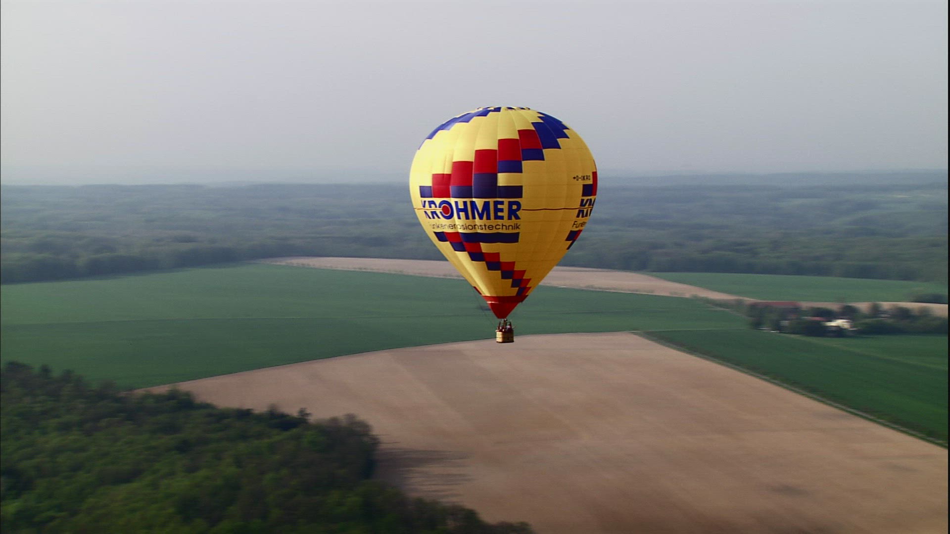 467183903 / Hot Air Balloon / Germany
