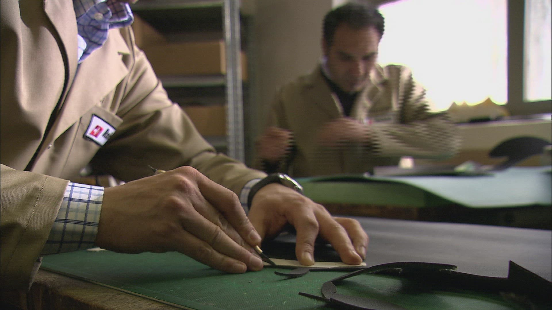 134777458 / Shoemaking / Cutting