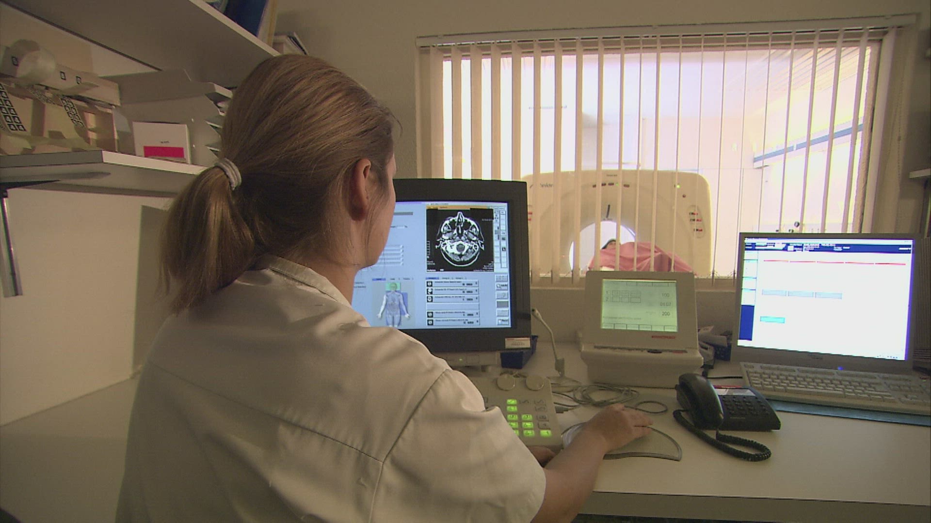 881220149 / People / Magnetic Resonance Imaging / Switzerland
