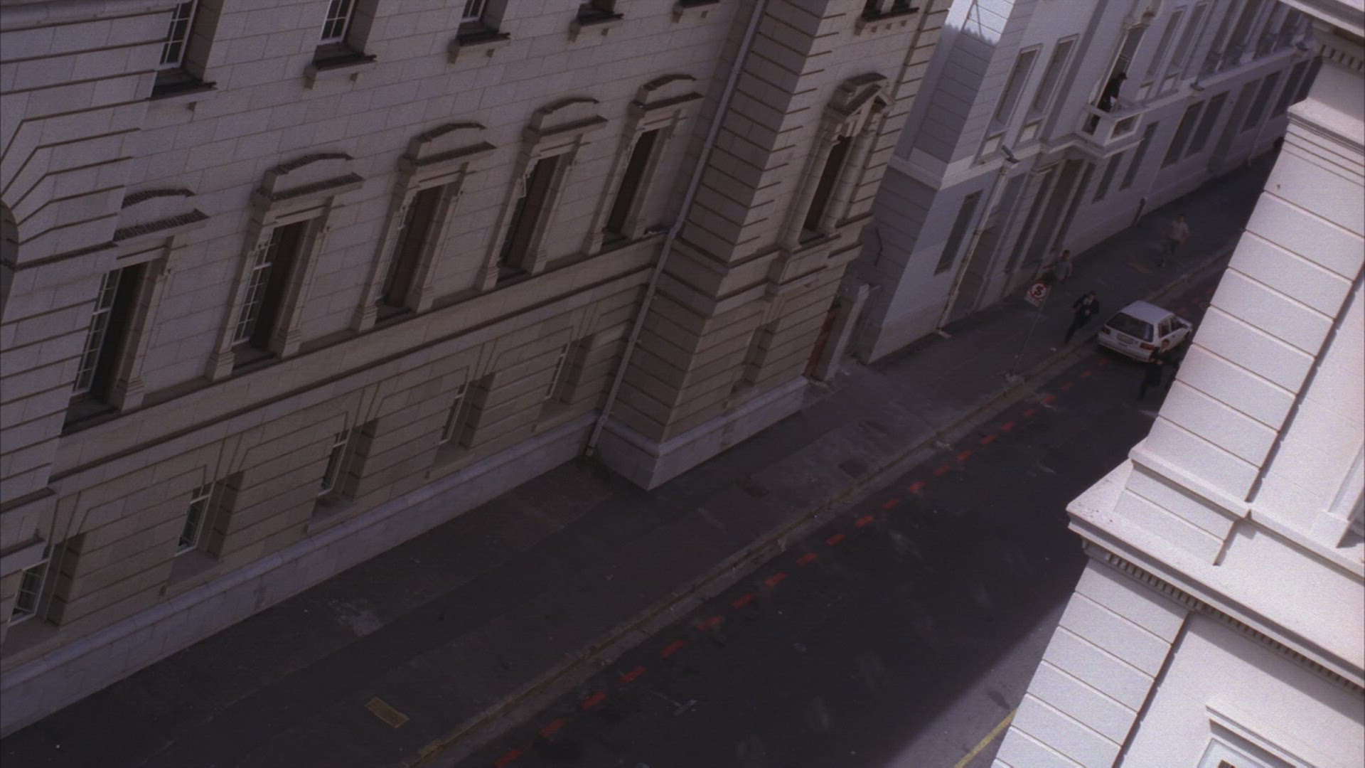 396644929 / Crowd / Running / Staging