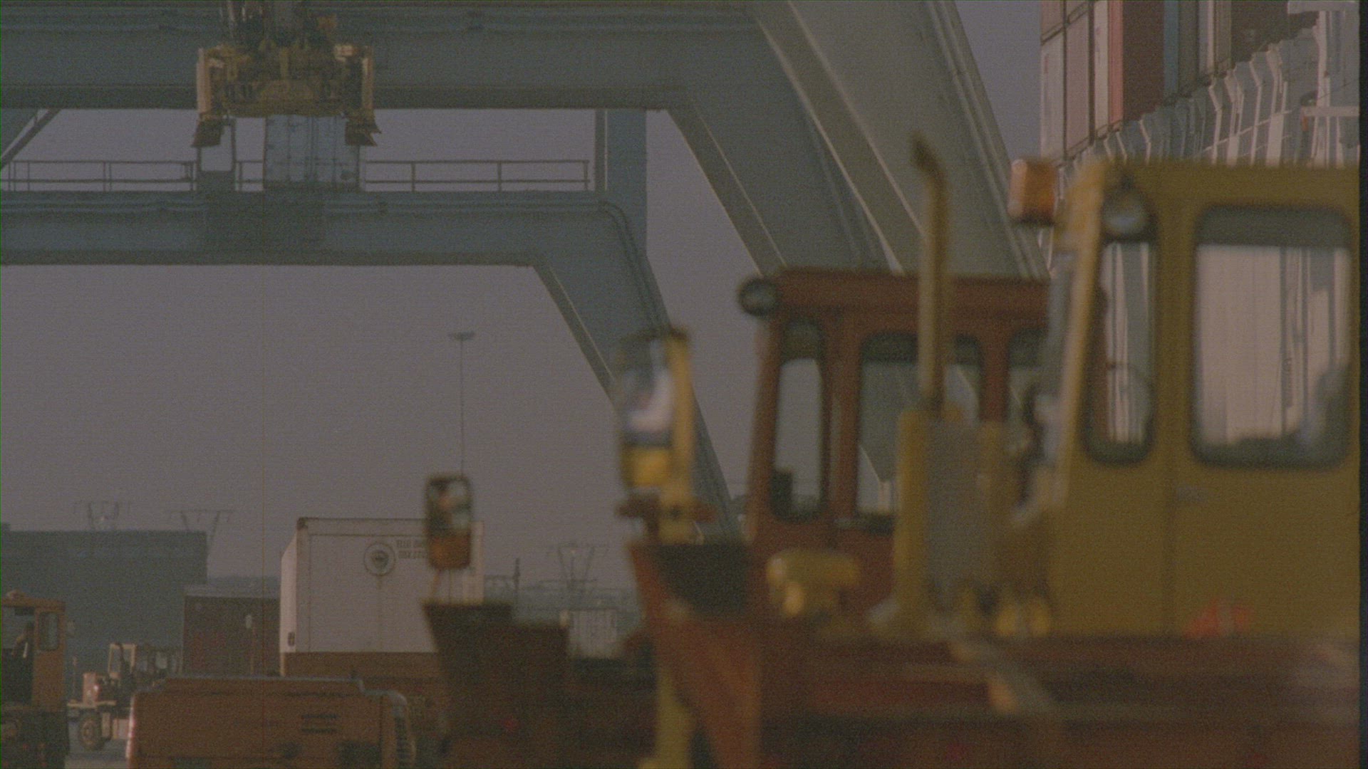 477169086 / Quay Crane / Cargo Ship / South Africa