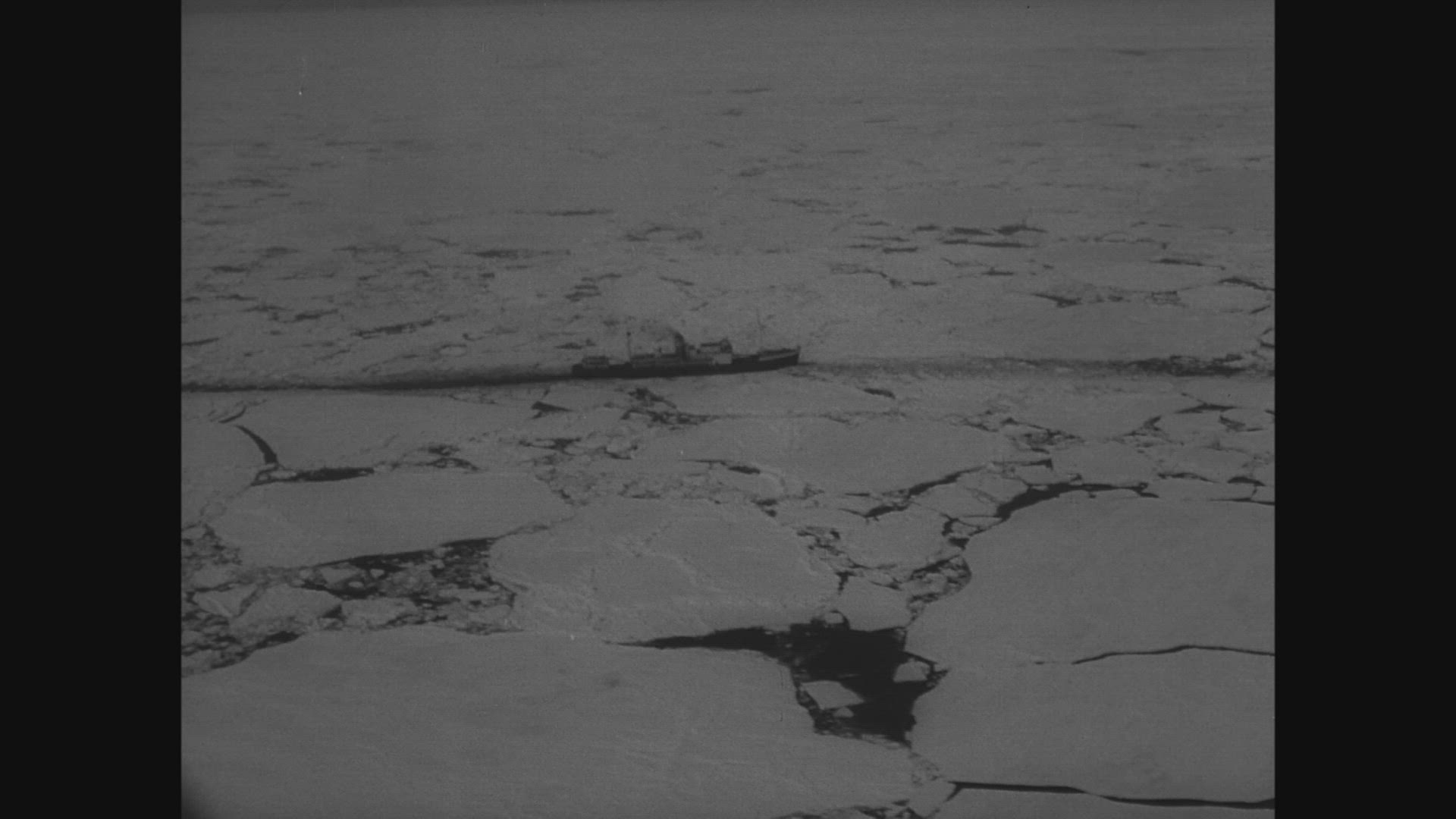 838631170 / Ice Breaker / Saint Lawrence River / Canada / 