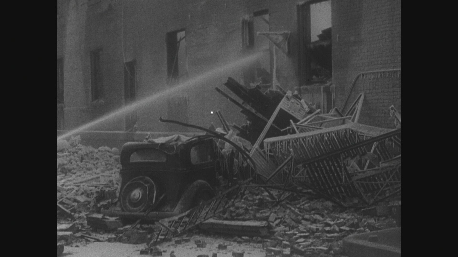 171048187 / Fire Disaster / Kerns Hotel / USA / 