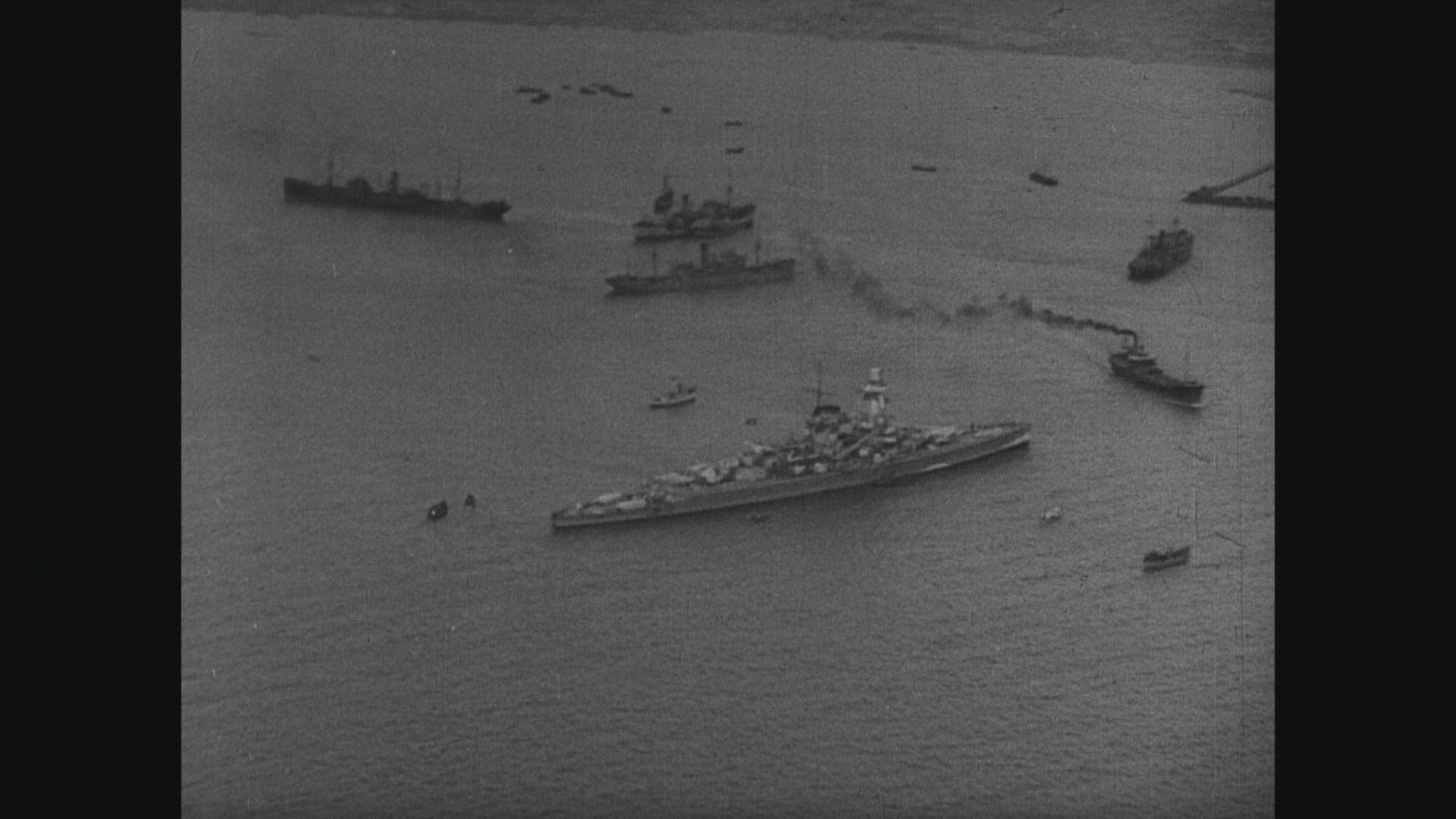 937201343 / Admiral Graf Spee / Sinking a Ship / Montevideo / 