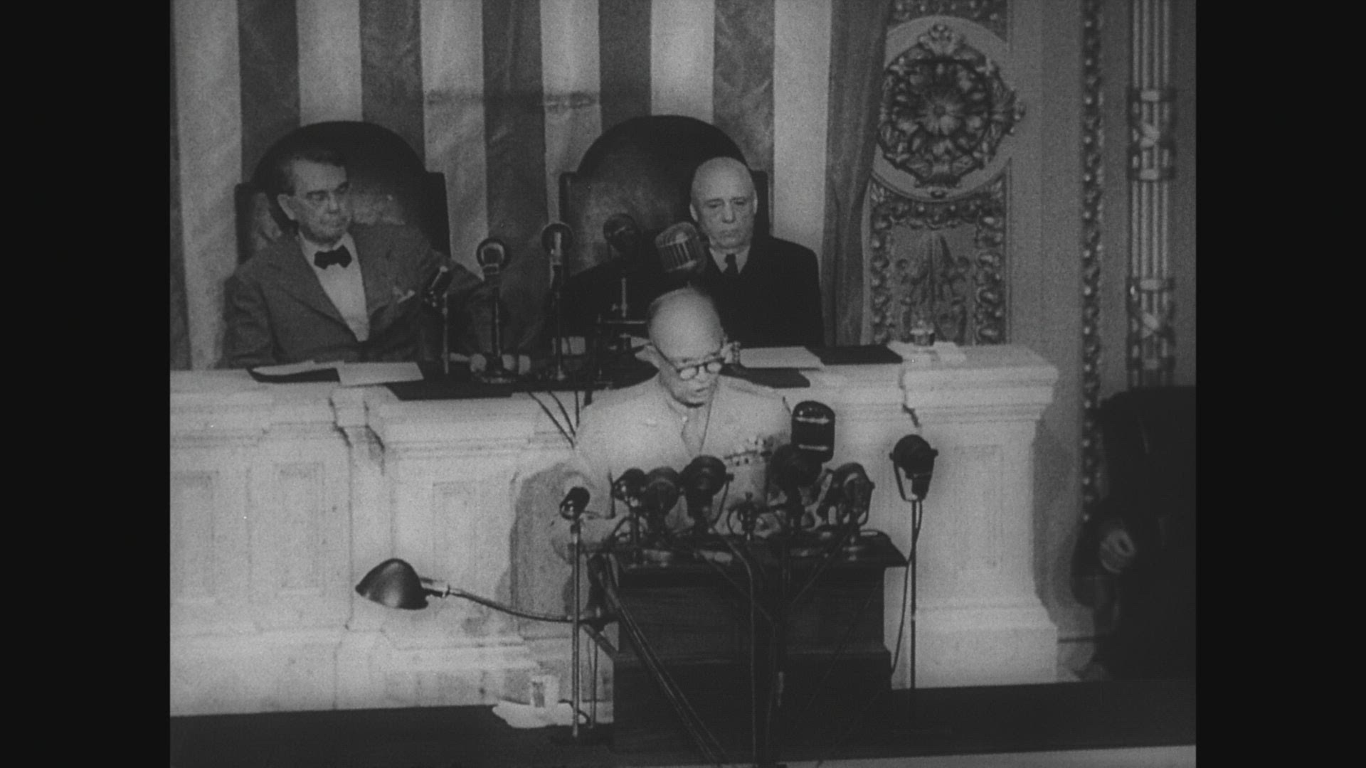 860336334 / Dwight D. Eisenhower / End of War / 