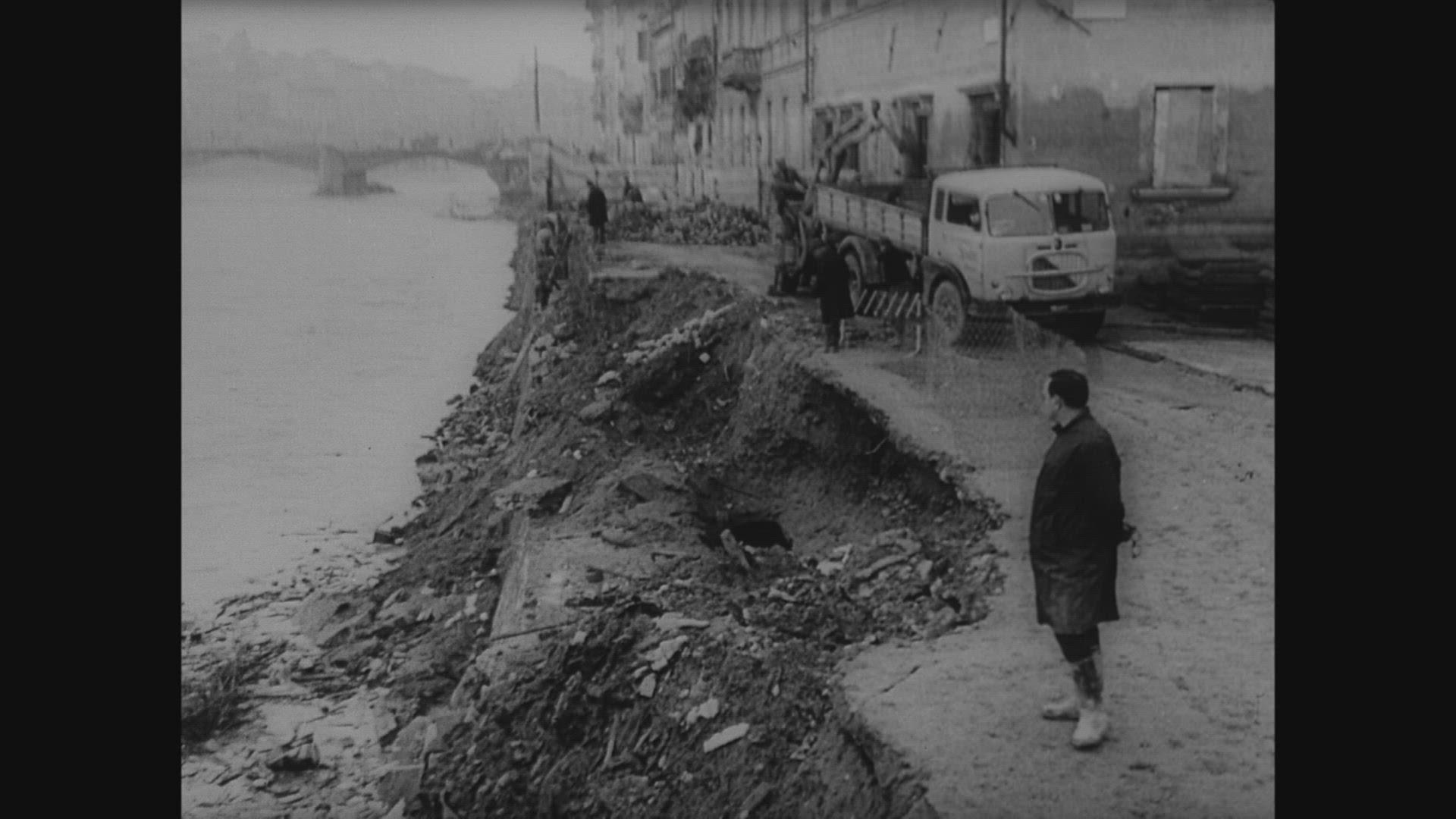 964161658 / Newsreel / 