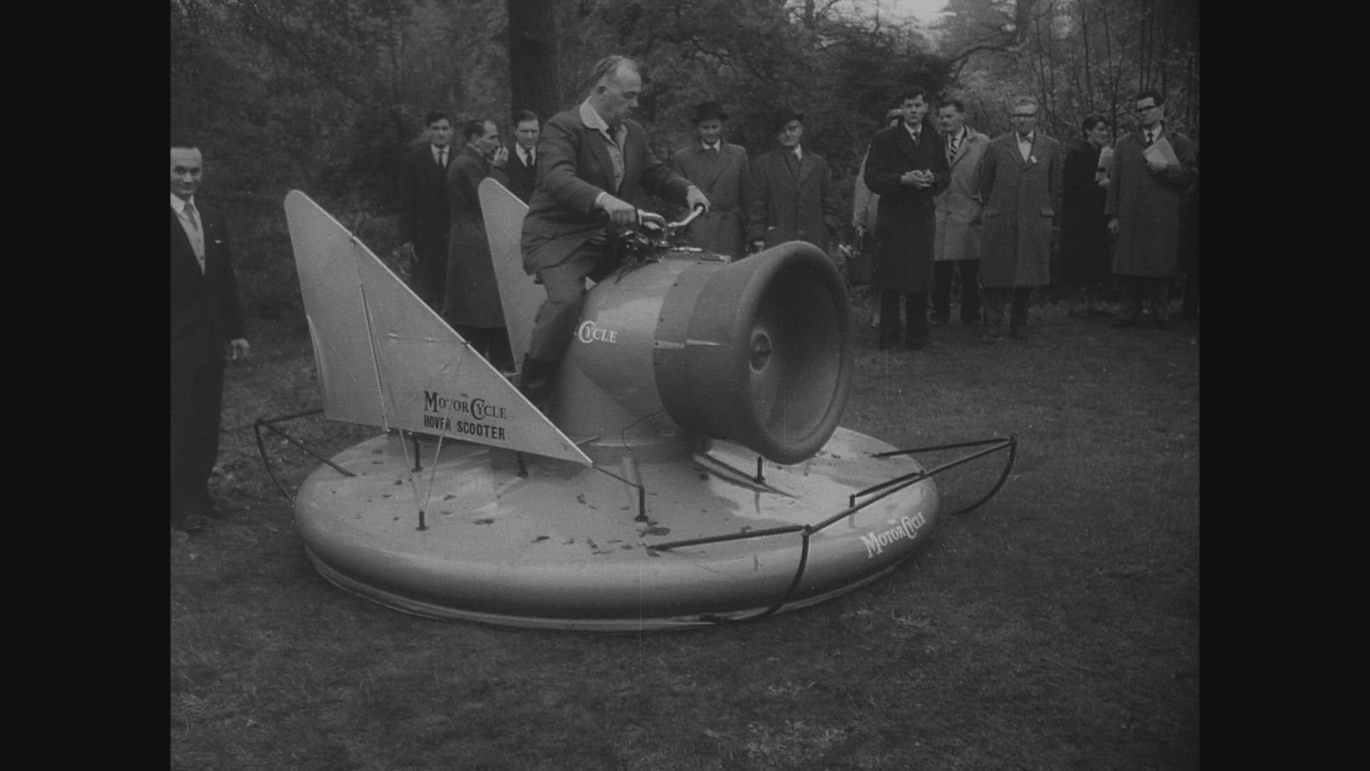 913053024 / Hover Scooter / Invention / England / 