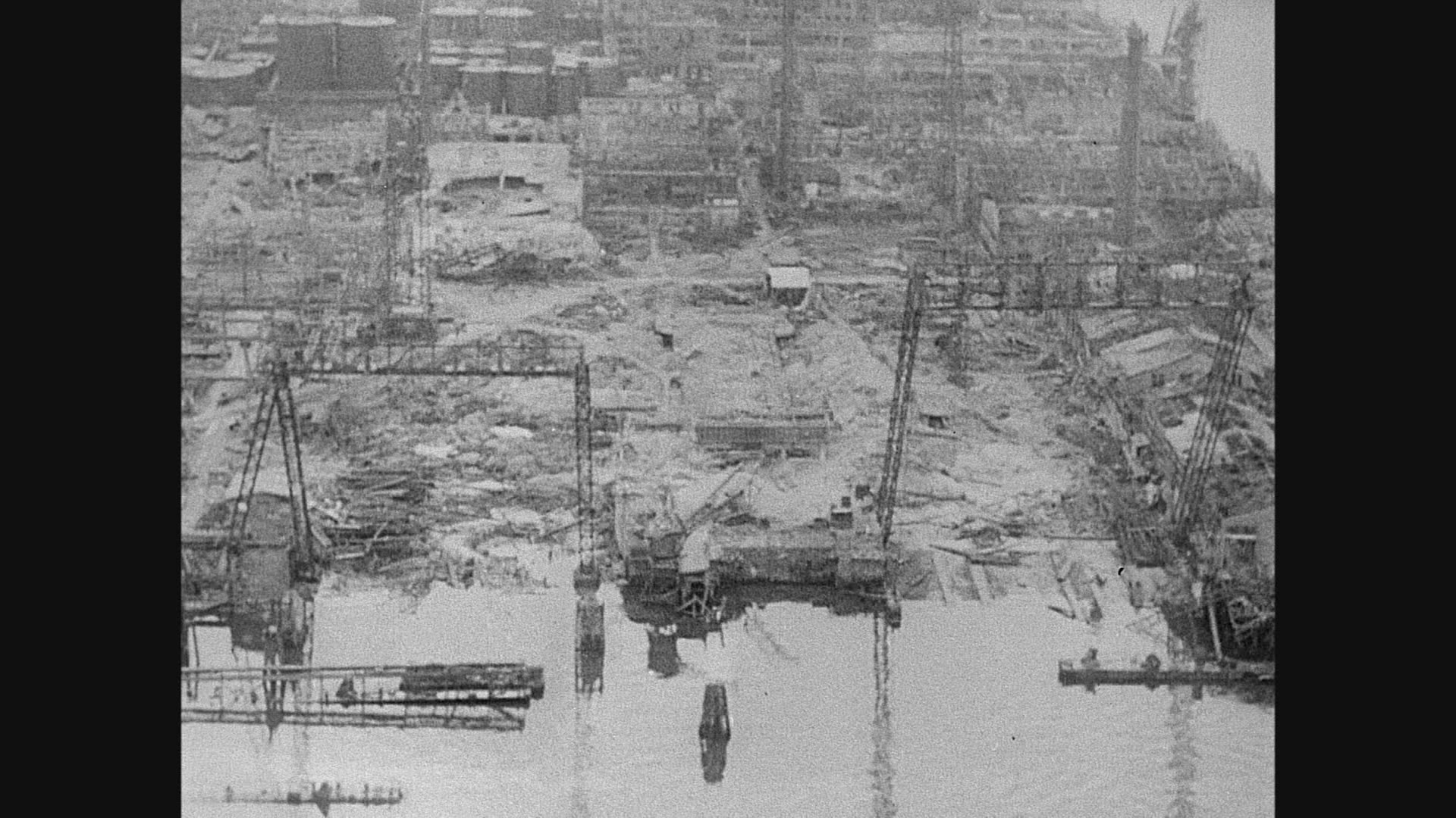 526807491 / Bomb Damage / Hamburg / Germany / 