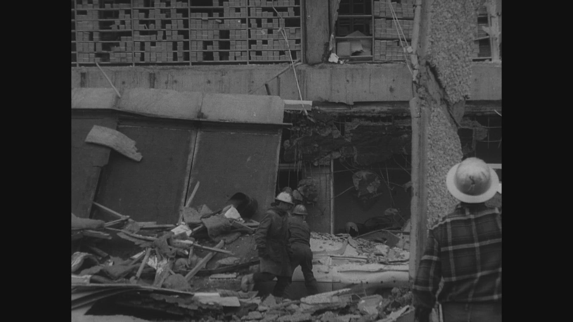 488966456 / Earthquake Catastrophe / Alaska / 