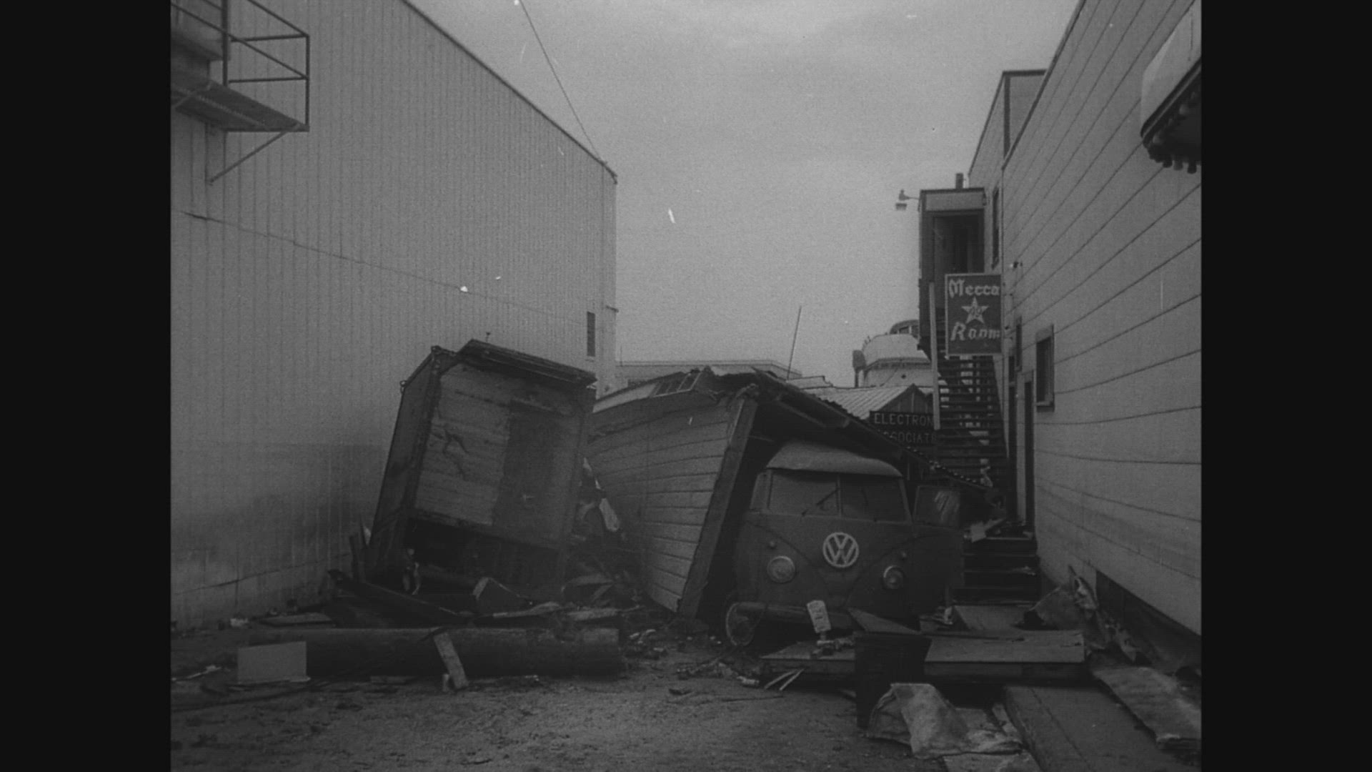 857198293 / Earthquake Catastrophe / Alaska / 