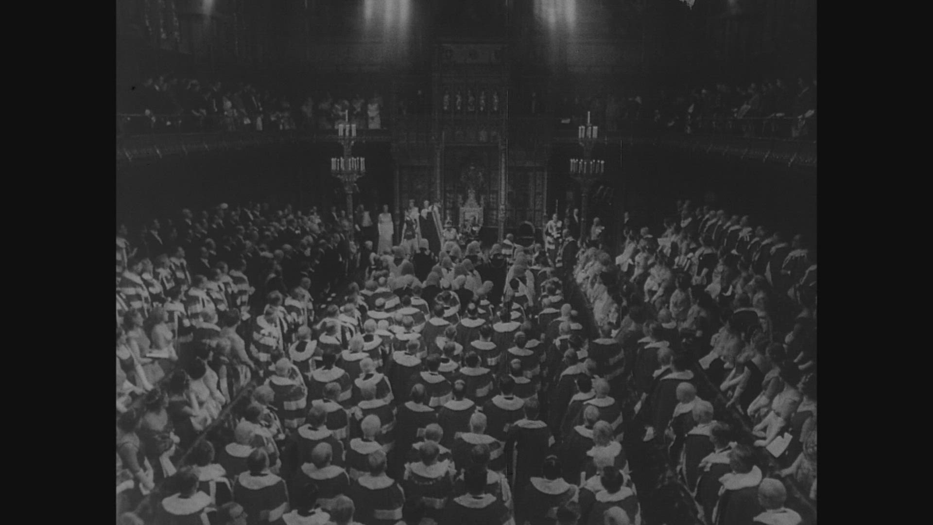 122384853 / State Opening of Parliament / Queen Elizabeth II / London / England / 