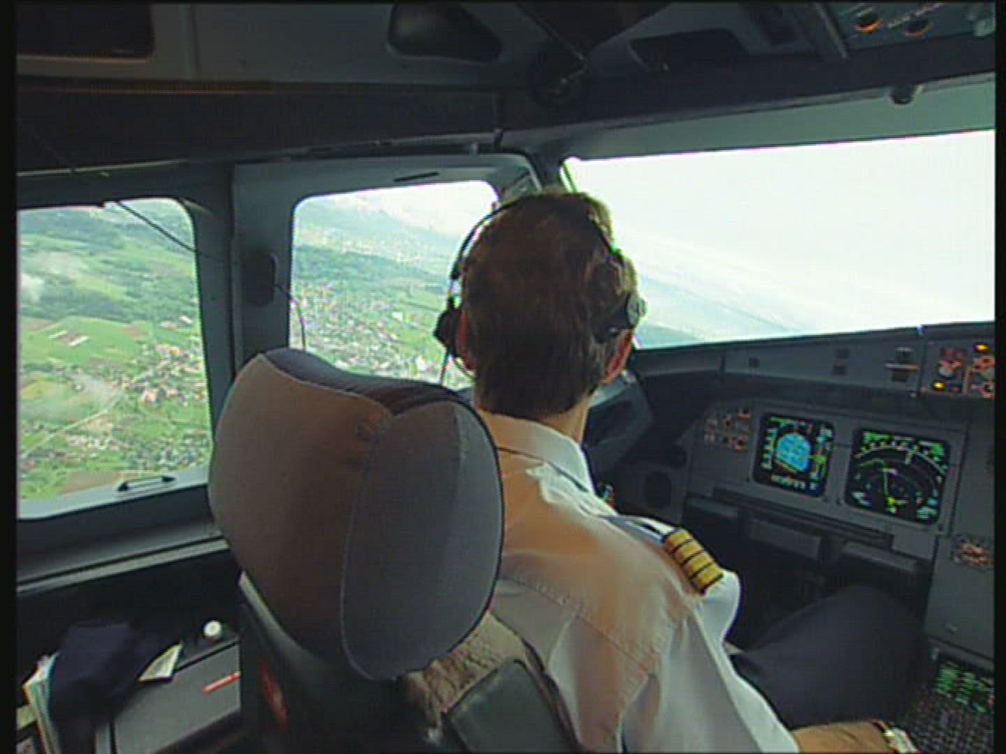 544645398 / Aeroplane / Flying