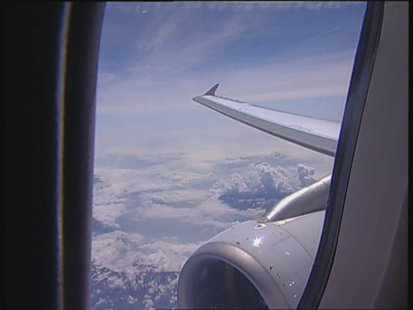 367433417 / Aeroplane / Flying
