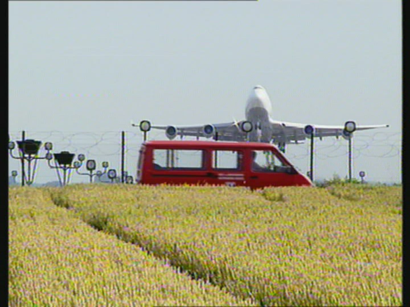 846568854 / Aeroplane / Starting / Landing