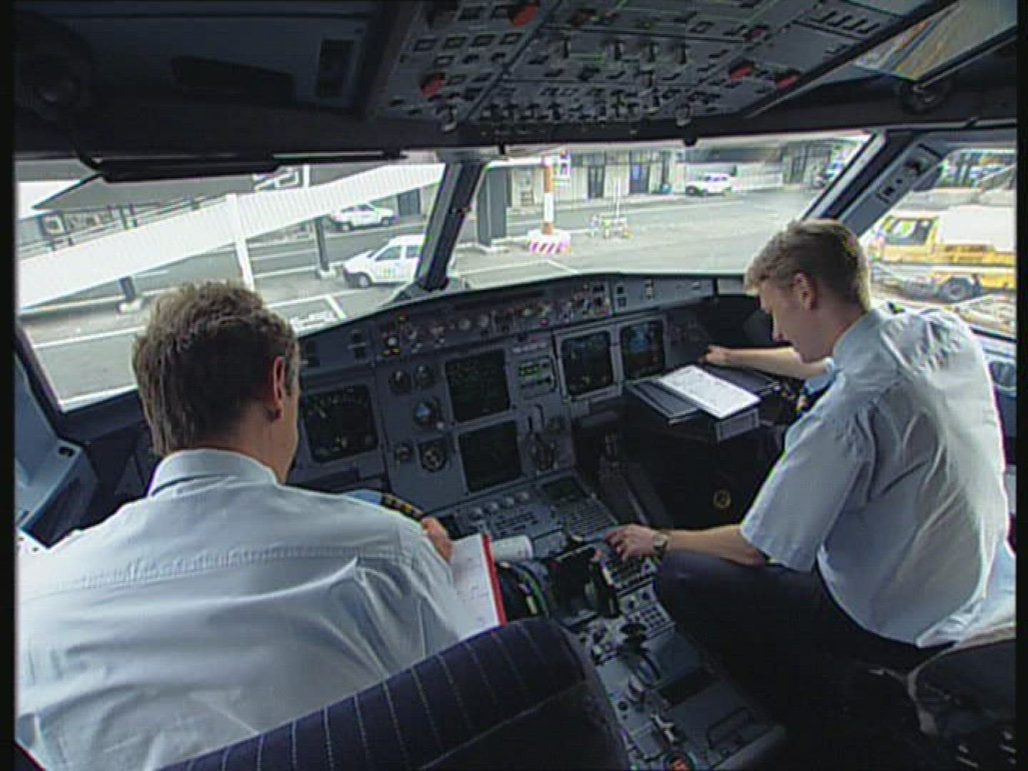 350014296 / Aeroplane / Landing