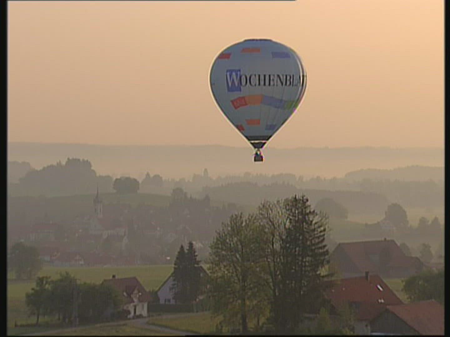 561510906 / Ballooning / Germany