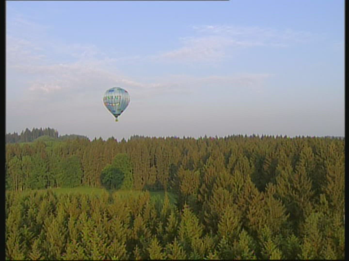 262142299 / Ballooning / Germany