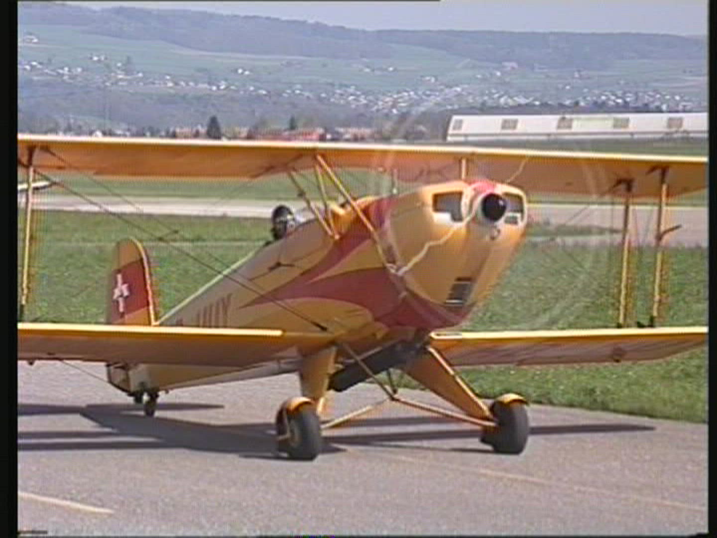203046326 / Aerial / Aeroplane / Acrobatics