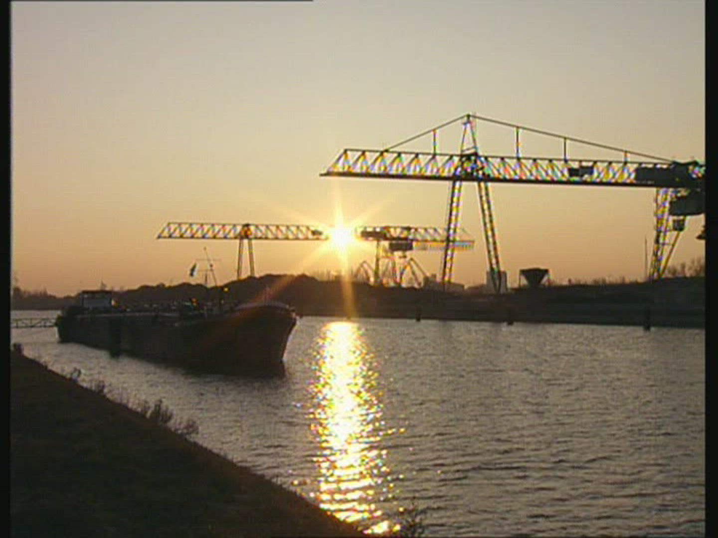 608217596 / Ship Transport / Europe