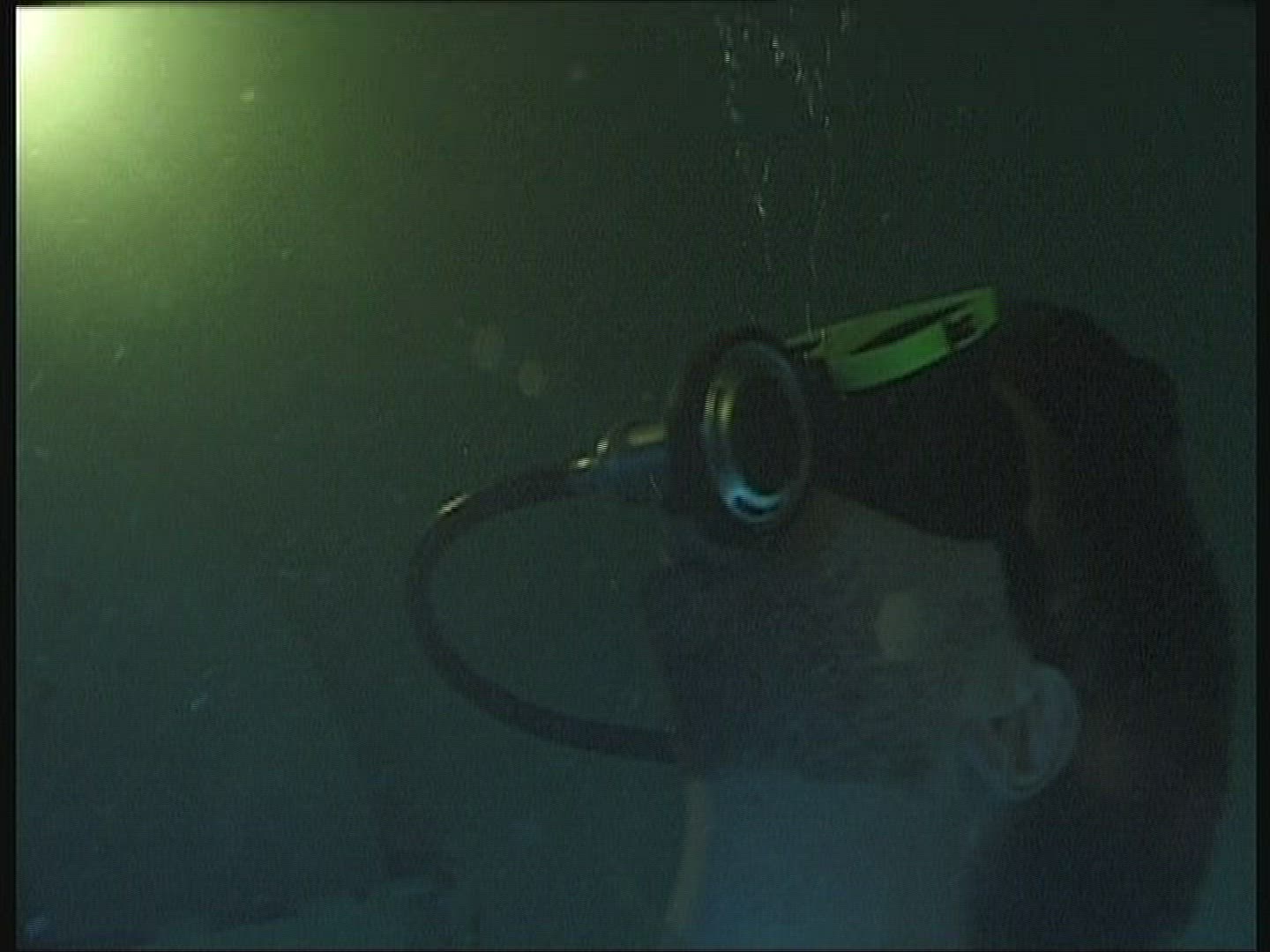 914677496 / Diving / Experiment