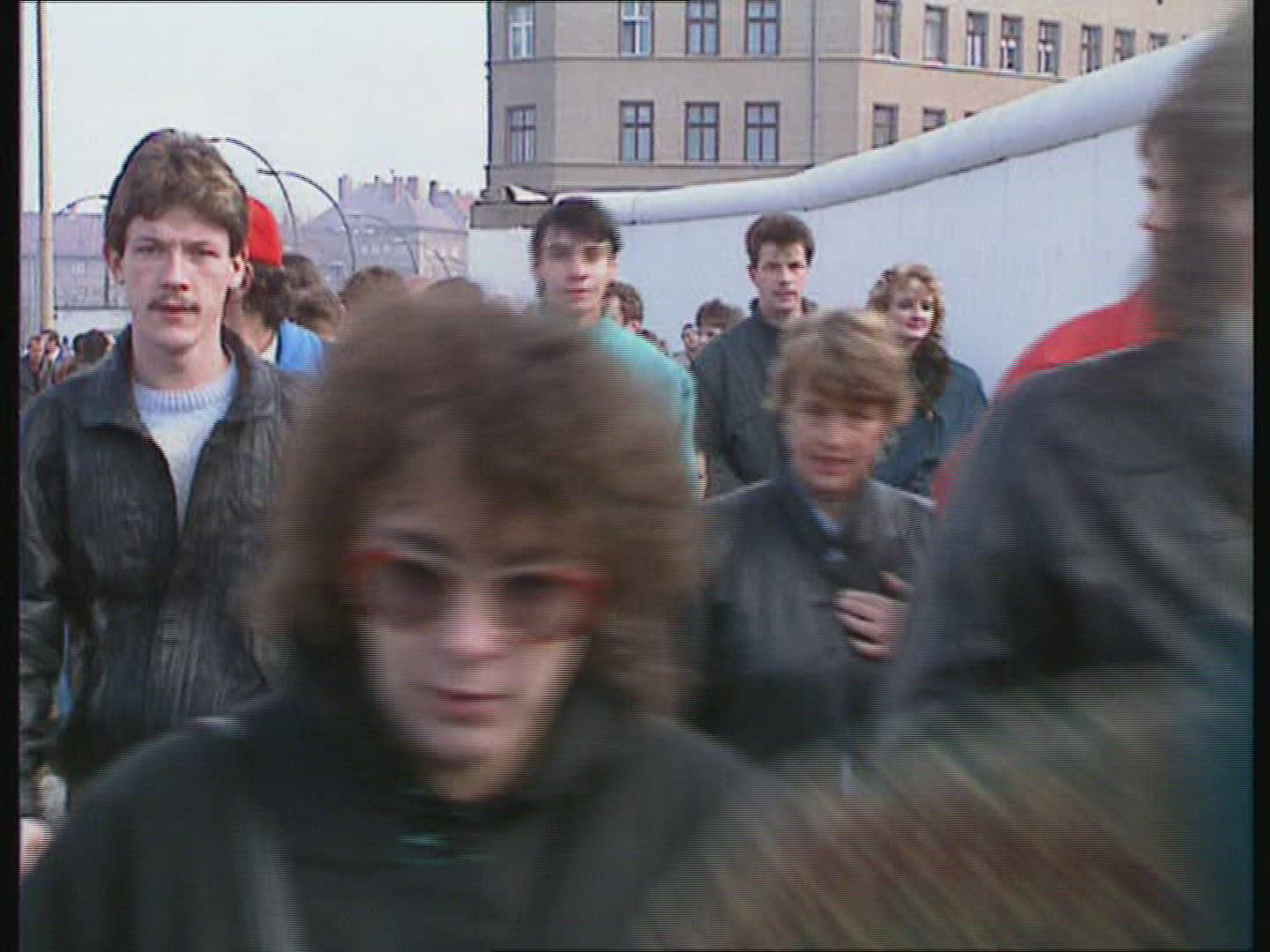 834209544 / Fall of the Berlin Wall / Border Crossing / Day / Germany / 1989