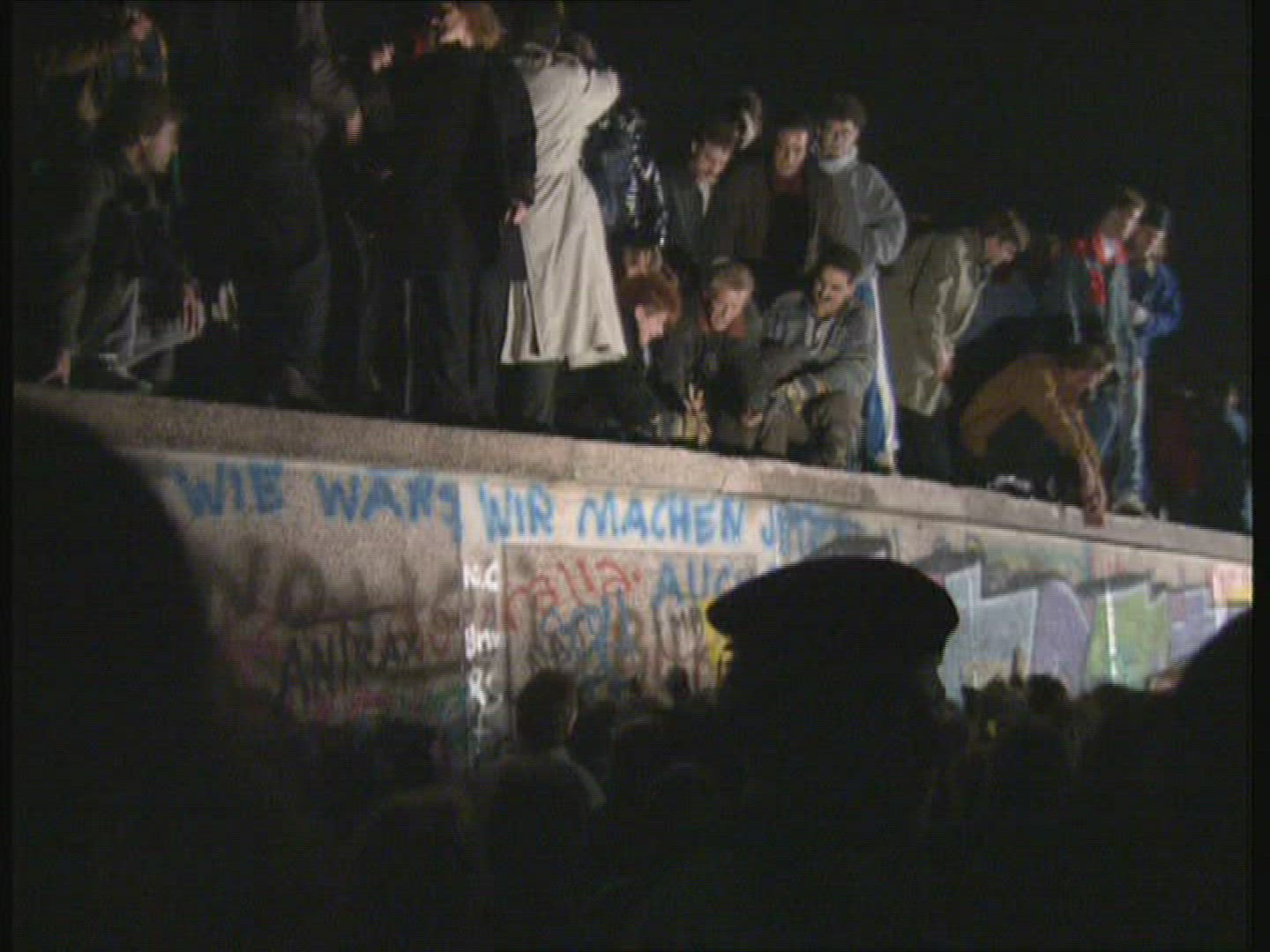 117980571 / Fall of the Berlin Wall / Night / Germany / 1989