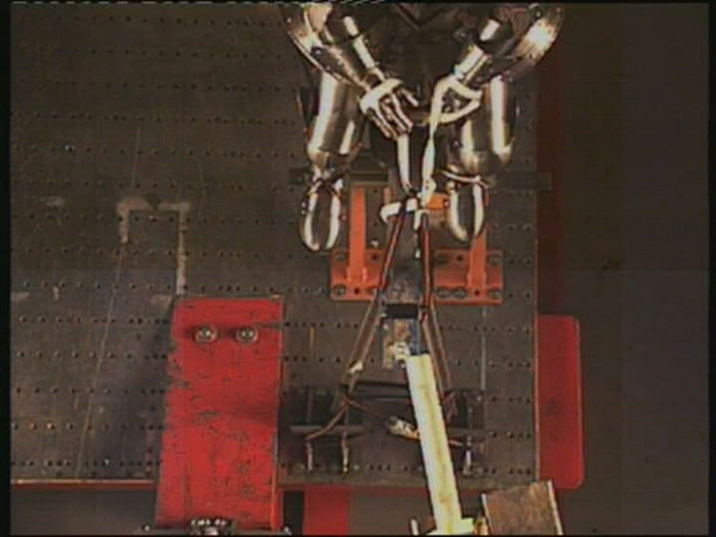 760937074 / Crash Test / ADAC / Knight's Armor / Slowmotion