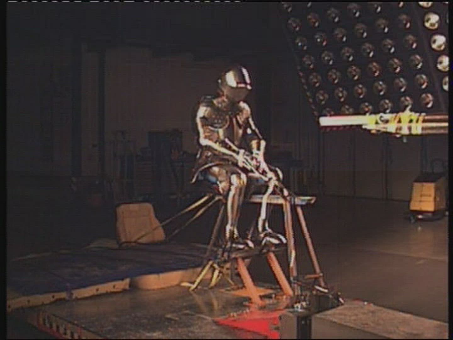 784169457 / Crash Test / ADAC / Knight's Armor / Slowmotion