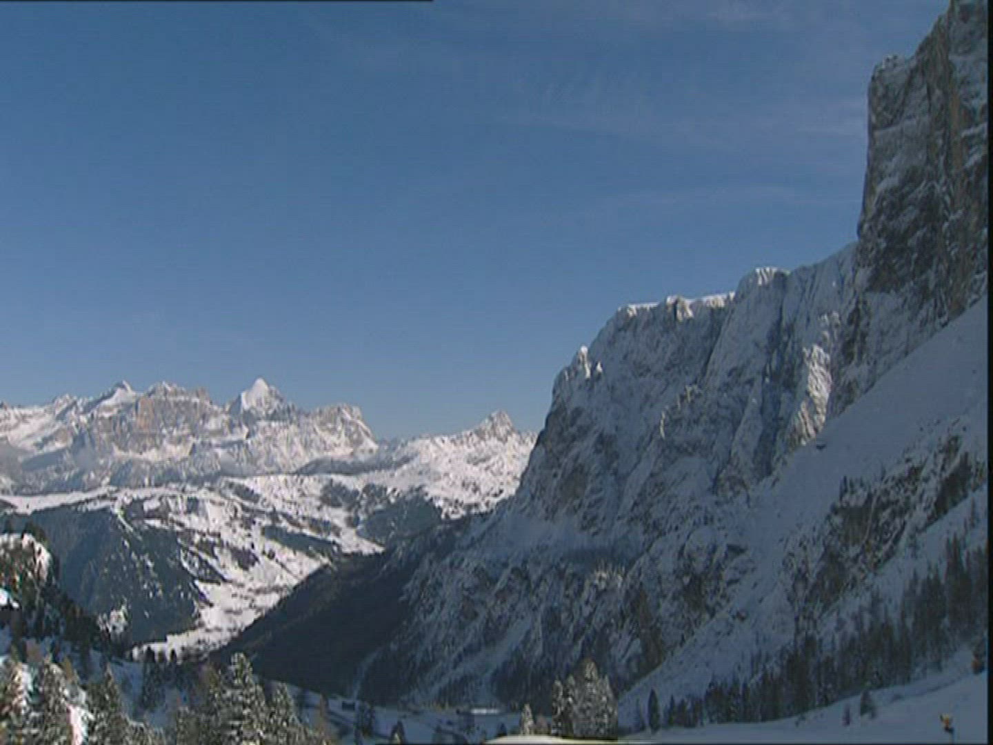 537725197 / Snowscape / Gardena Pass / Italy